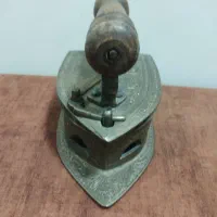 اتو ذغالی قدیمی و آنتیک