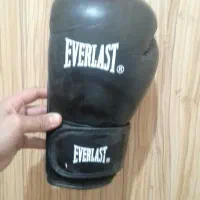 دستکش بوکس و ساق بند و کاپ و لباس وشو