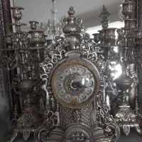 ساعت و شمعدان برنز