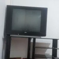 تلویزیون و میز تلویزیون‌