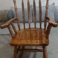 یک عدد صندلی راک خوش نشین