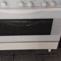 یک عدد اجاق گاز ۵ شعله فر دار پادیسان