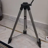 سه پایه دوربین