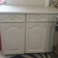 کابینت فلزی  ۳ در همراه با سنگ روی کابینت