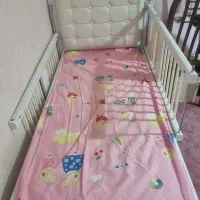 تخت نوجوان مارک آپادانا