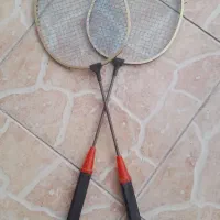 بدمینتون ۷۰۰و ۲عدد دارت هر کدام ۲۰۰