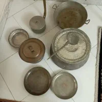 تعدادی ظرف مسی