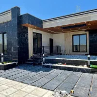 ویلای-شیک-نمامدرن-استخردار-با-سند-تکبرگ