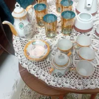 قهوه خوری و لیوان