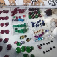 مجموعه فاخر از سنگهای جواهر ناب