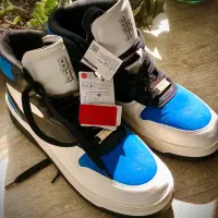 کفش کتانی ساقدار برشکا Bershka کتونی سایز ۴۳ اصل