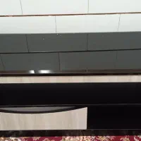 یک میز تلویزیون   ام دی اف