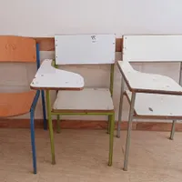 صندلی دانشجویی در حد نو
