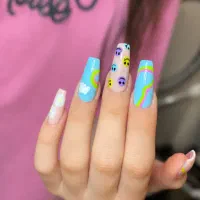 کاشت ناخن۴۰۰