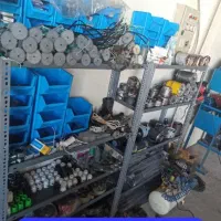 نصاب درب برقی. کمک نصاب . کارگر فنی .