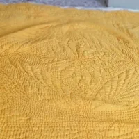 تعدادی پتو بالشت تشک