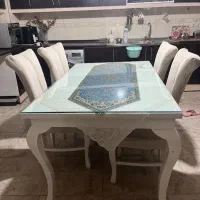 میز ناهارخوری با صندلی