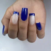 کاشت ناخن شیک و بروز دارای مدرک فنی حرفه‌ای