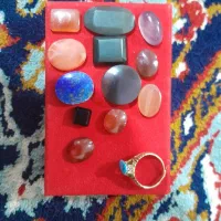 تعدادی سنگ زینتی
