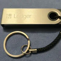 کیف پول سخت افزاری nano s