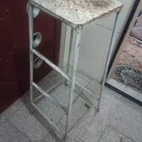 چهارپایه آهنی سالم