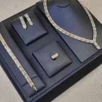 فروشنده خانم جهت فروش بدلیجات فقط با گوشی