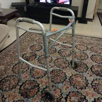 واکر تاشو چرخدار مخصوص سالمندان،آلومینیومی سبک