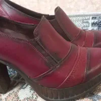 کفش سایز ۳۸