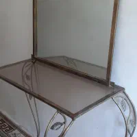 آینه و میز