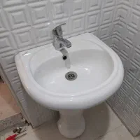 روشویی به همراه دو عدد شیرآلات مخلوط
