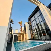 کاخ-عمارت-خاص-و-مدرن-مهرشهر