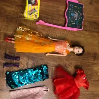 عروسک باربی معلم و باربی حامله