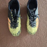 کتونی میخی در حدنو