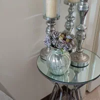 میز و شمعدان