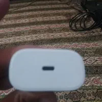 یک عدد شارژ گوشی با رابط