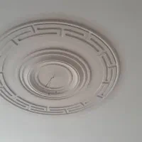 اجرای  لکه گیری گچ وخاک وسفید کاری.