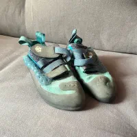 کفش سنگ نوردی / صخره نوردی