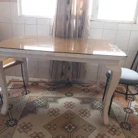 میز ناهار خوری ۴ نفره فوری