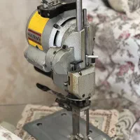 یک عدد قیچی جم سی