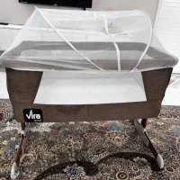 تخت کنارمادر