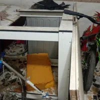 ۳عدمیز برای ویترین لباس جلومغازه