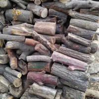چوب شومینه** هیزُم**ذغال