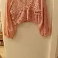 بلوز خیلی شیک نخی و تنخور زیبا و در حد نو