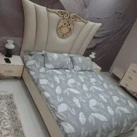 تخت خواب ۲نفره همراه با کنسول آینه و کناره ها