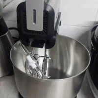 تعدای قابلمه لوازم خانگی