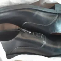 کفش چرم طبیعی سایز ۴۳ نو نو حتی یکبار نپوشیدم