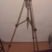 سه پایه دوربین