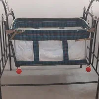 گهواره و تخت فلزی نوزاد و کودک