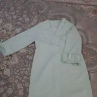 تعدادی کت،و مانتو مجلسی
