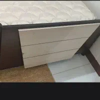 تخت تشک.  ۵ میلیون  پانصد  تشک در حد نو هست